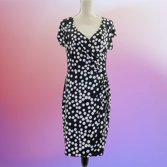 STUDIO by Tiana B Black & White Polka Dot Short Sleeve V-Neck Mini Dress - Picture 12 of 13